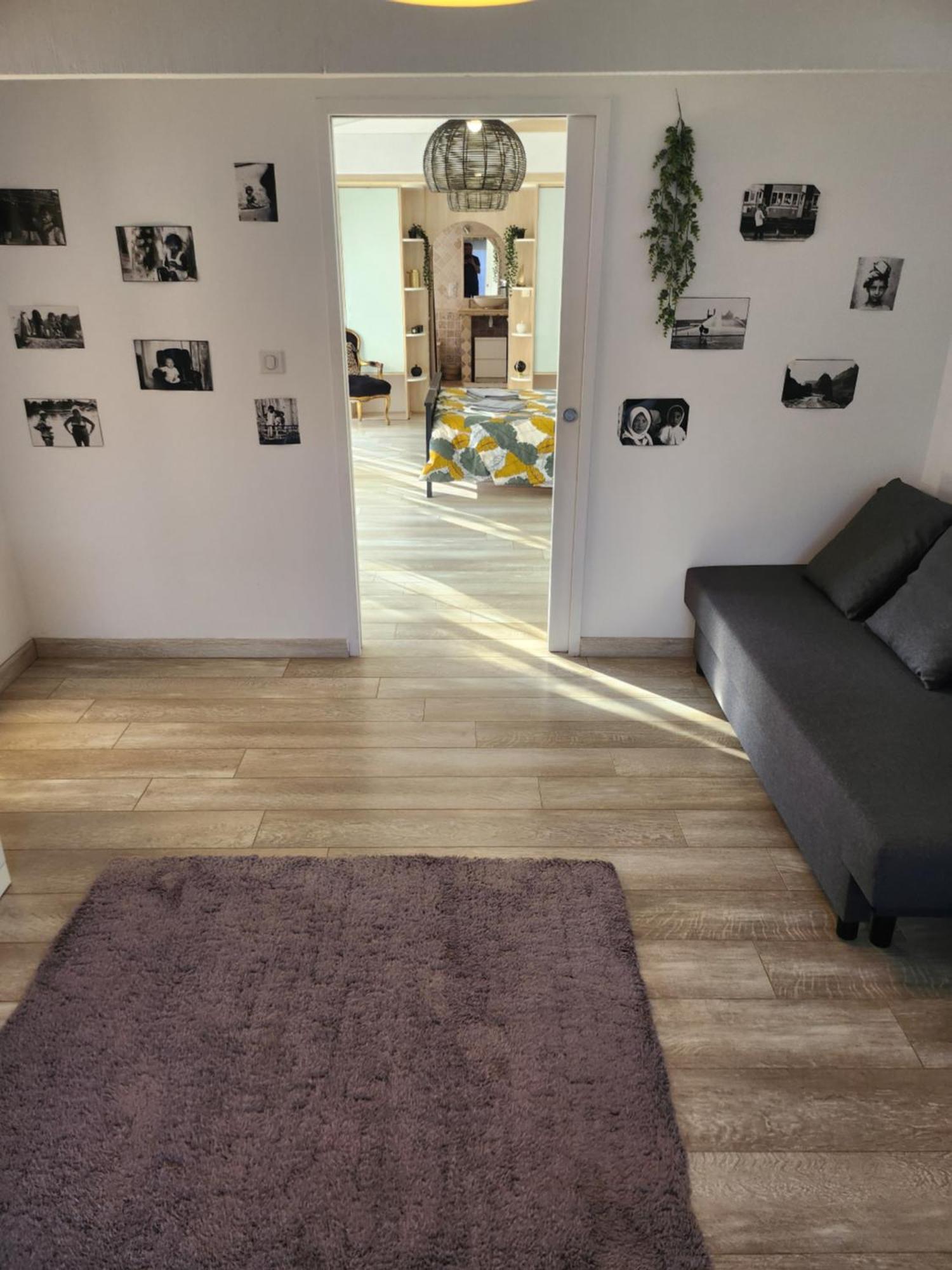 La Villa De Fleury เฟลอรี ภายนอก รูปภาพ